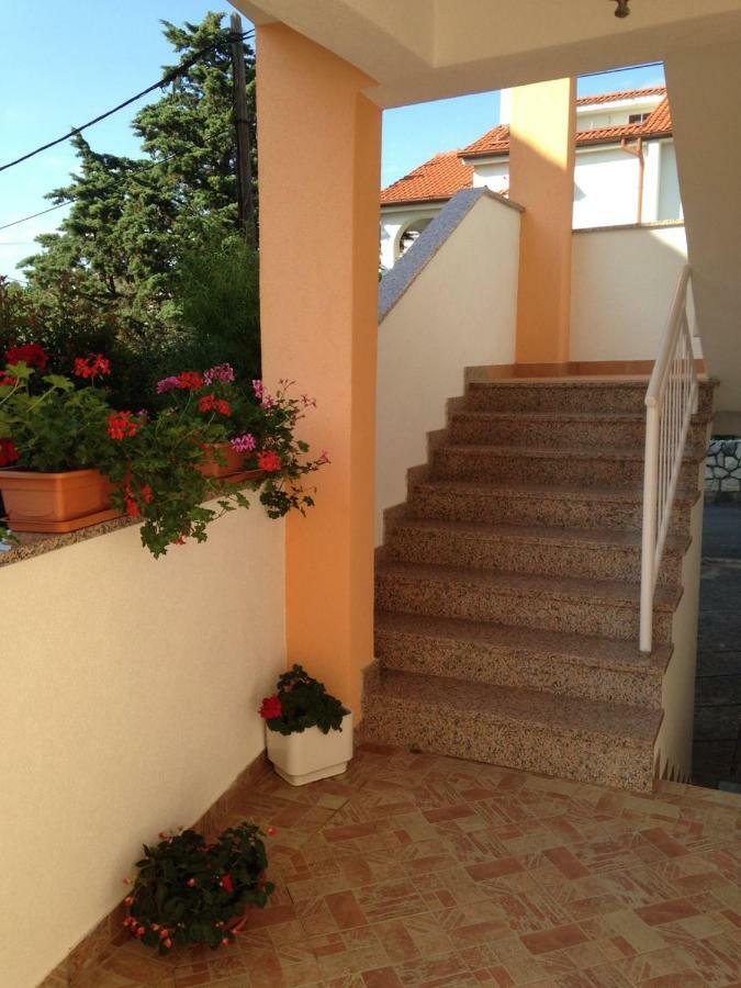 Apartment Aleksandra Malinska Exterior foto